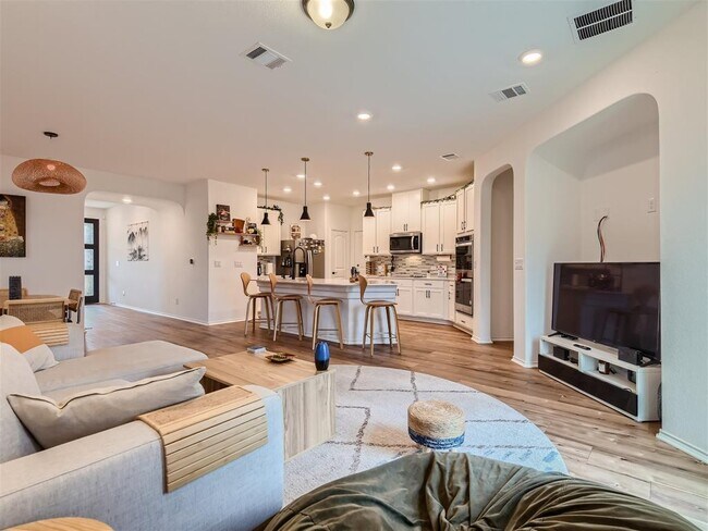 Building Photo - 6521 Carriage Pines Dr