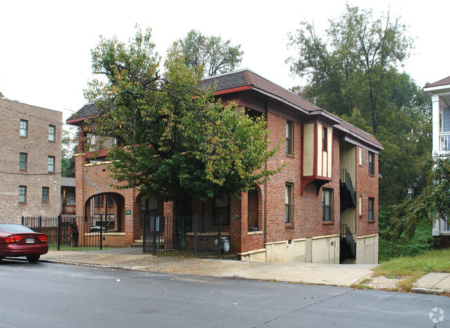 Building Photo - 522 NE Rankin St