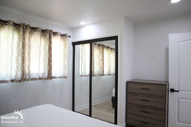 Building Photo - Charming 3Bdm 2Ba Home in the Heart of San...