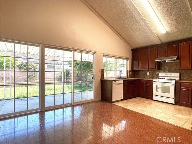 Building Photo - 16712 Stowers Ave
