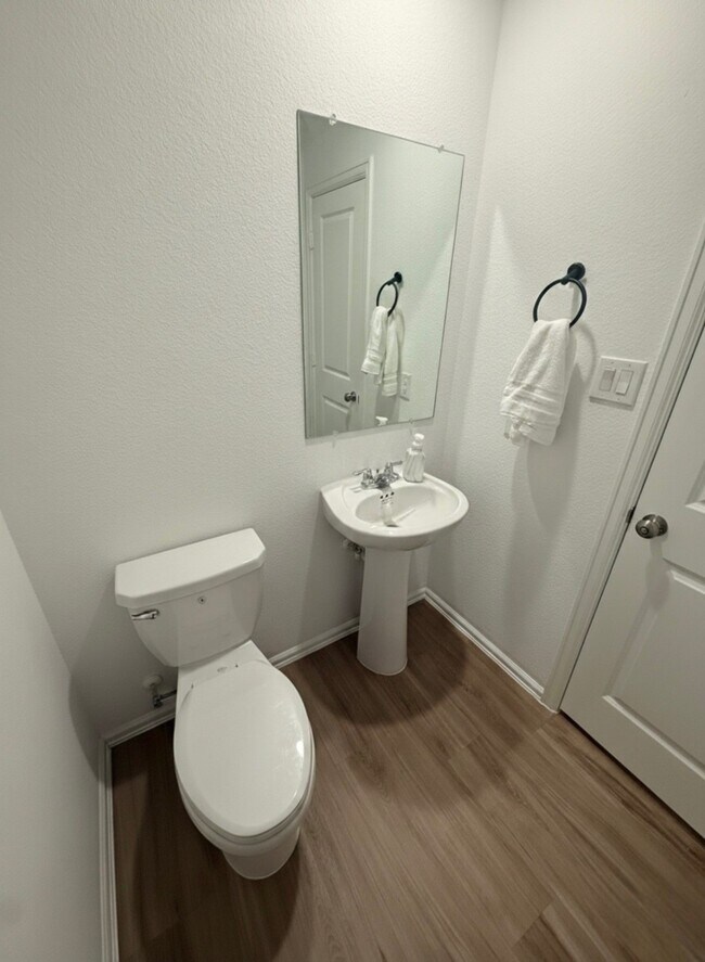 Building Photo - 2225 Still Bend Ln