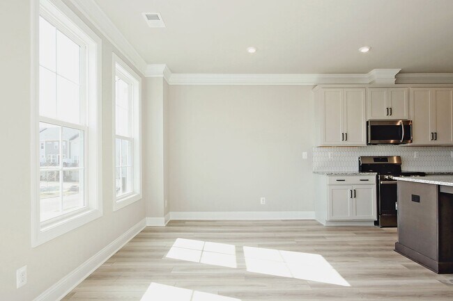 Building Photo - Pet-Friendly Crozet Townhome
