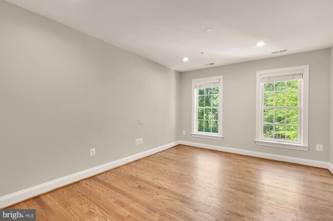 Building Photo - 5501 Montgomery St