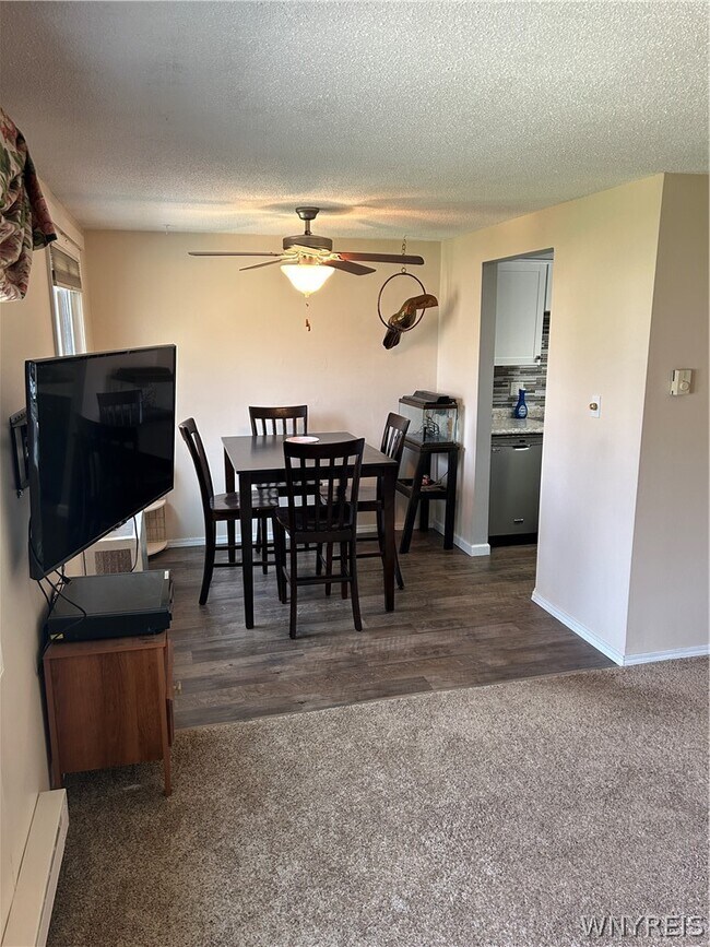 Building Photo - 307 Cayuga Rd