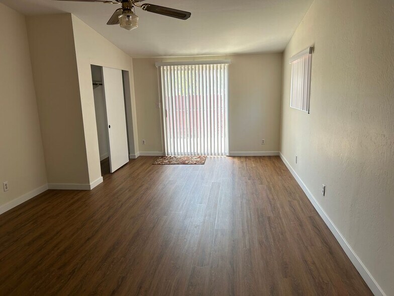 Building Photo - 8621 Willow Terrace