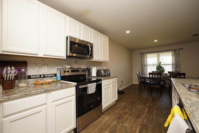 Building Photo - 904 Merganser Way