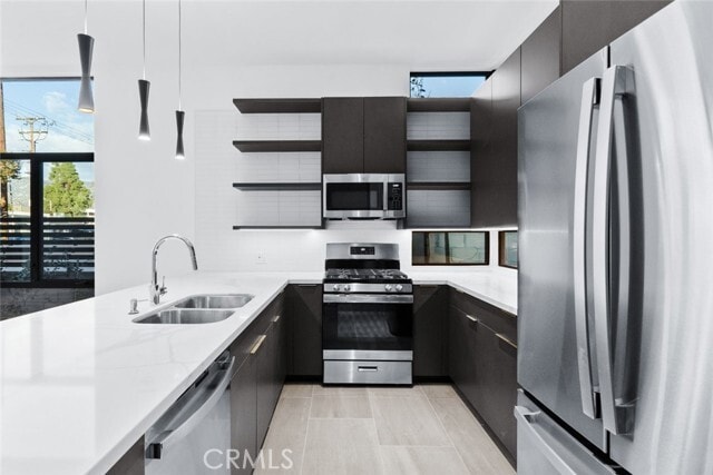 Building Photo - 922 W Clark Ave