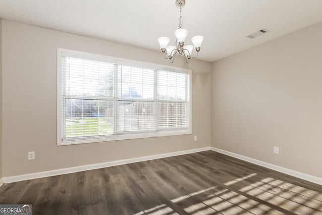 Building Photo - 1086 Maria Dr