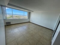 Building Photo - Fantastic Studio Unit w/ parking available...