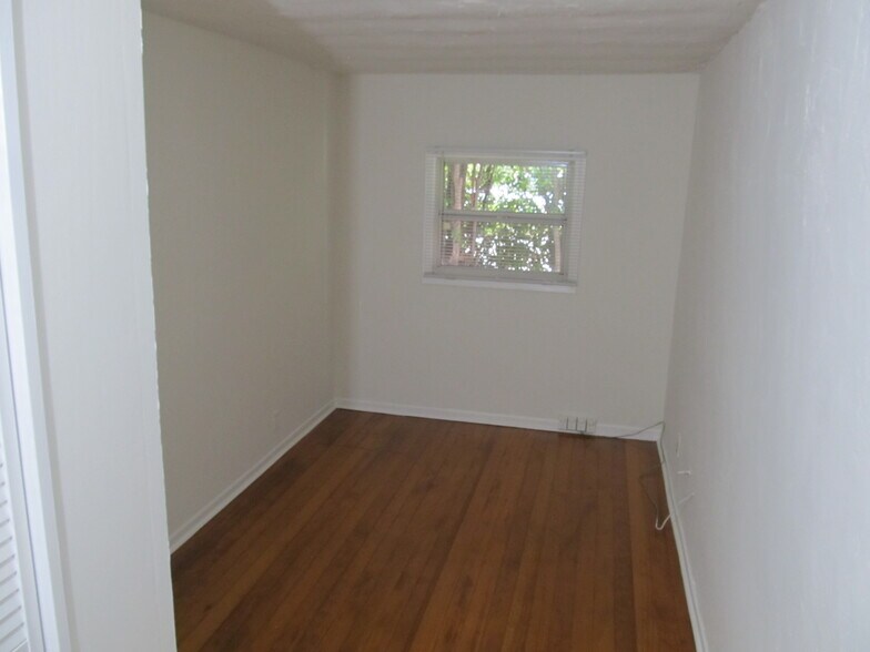 Building Photo - 11217 La Maida St