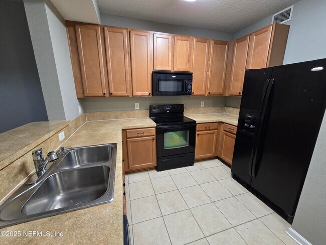 Building Photo - 575 Oakleaf Plantation Pkwy