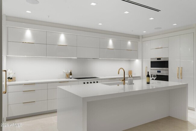 Building Photo - 6587 N Palmeraie Blvd