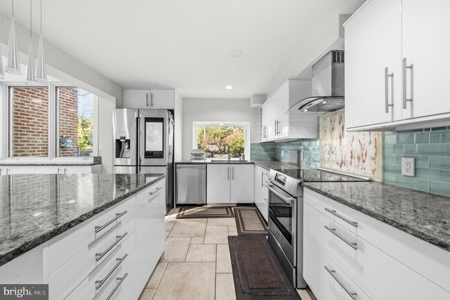 Building Photo - 9416 Holbrook Ln