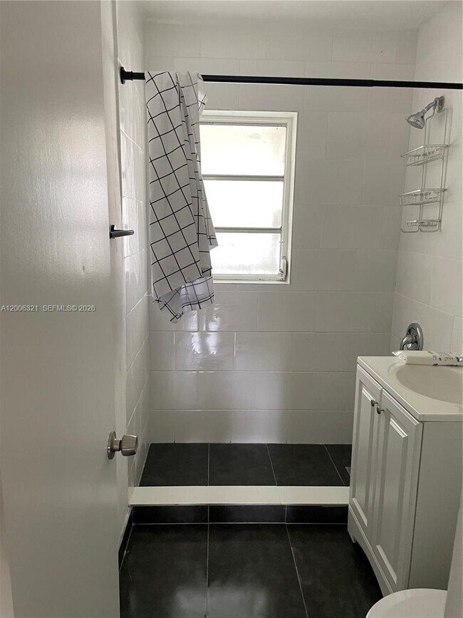 Building Photo - 5800 SW 61st St