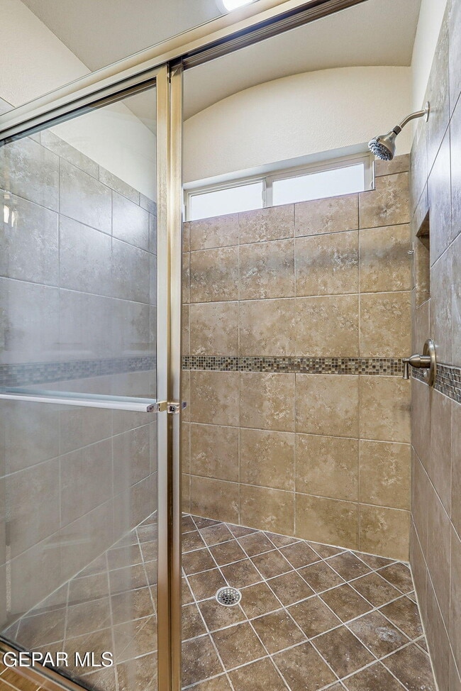 Building Photo - 7417 Dewberry Dr