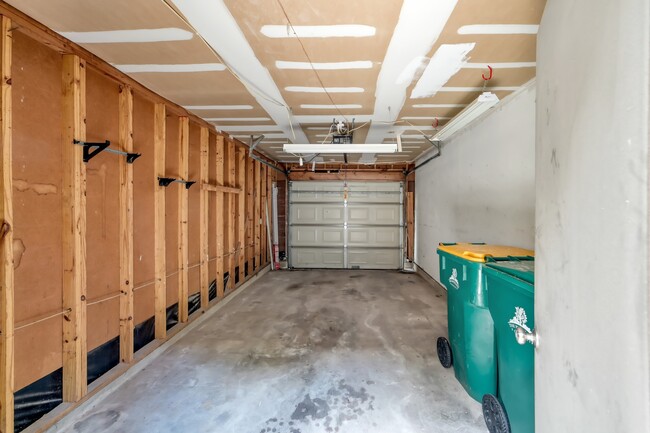 Building Photo - 26 Willowwood Cir