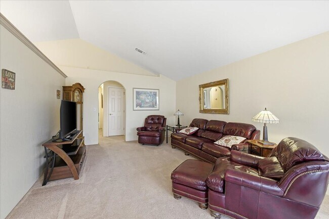 Building Photo - Coming soon!! This is a beautiful  home in Country Club Village Estates!