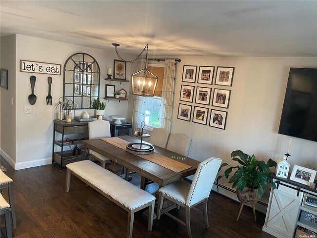 Building Photo - 1528 Carl Ave