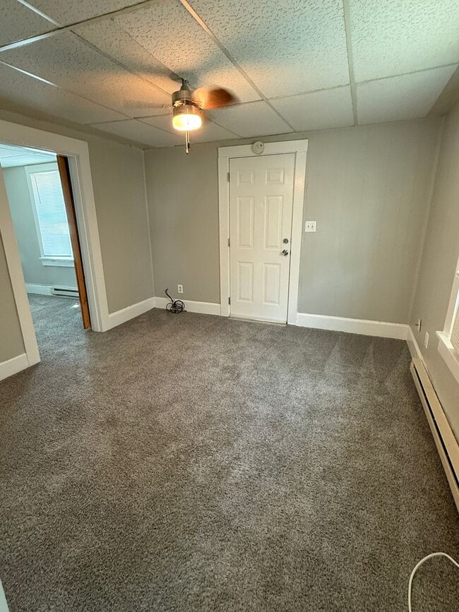 Building Photo - Cozy  Home