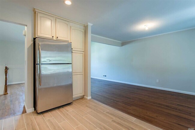 Building Photo - 15 Gainsville Dr