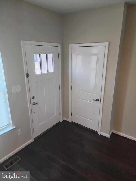 Building Photo - 439 Goodwick Dr
