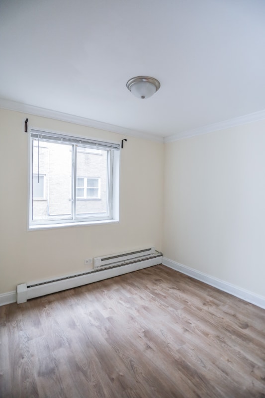Building Photo - 6110 N Kenmore Ave