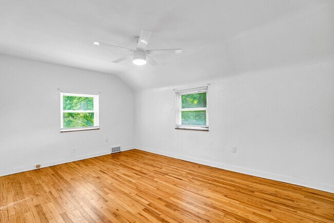 Building Photo - 1205 Labelle St