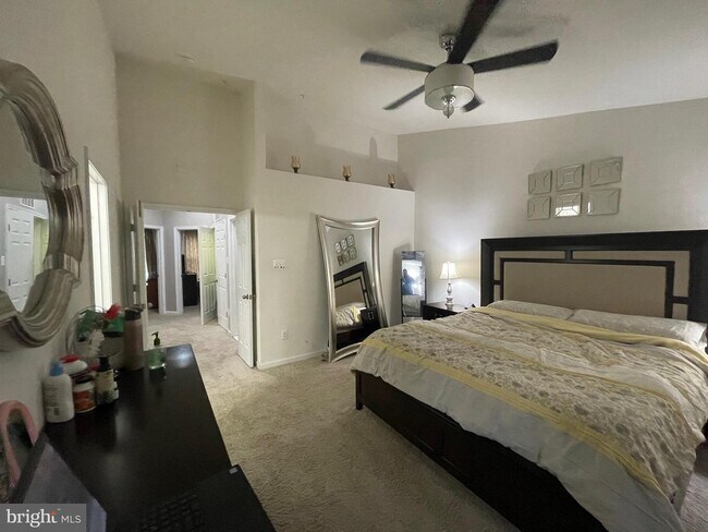 Building Photo - 7879 River Rock Way