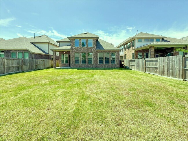 Building Photo - 6710 Gallinas Wy