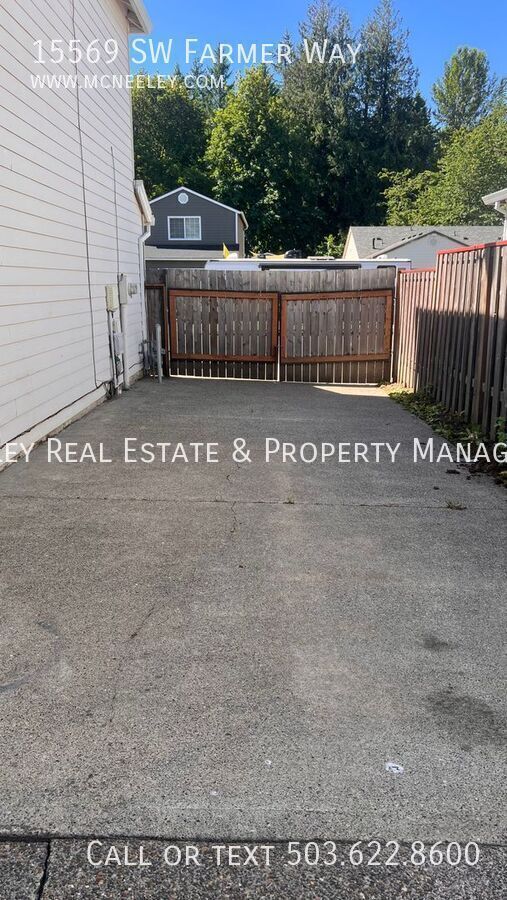 Building Photo - 15569 SW Farmer Way