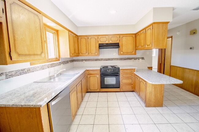 Building Photo - 3/2/2 on Cul de Sac South Lubbock.