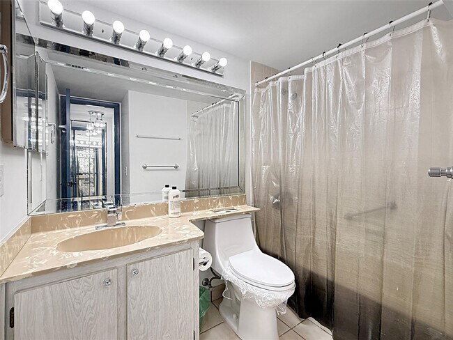 Building Photo - 301 Knotty Pine Cir