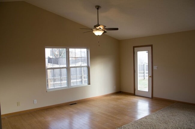 Building Photo - 1515 Candlewick Ln