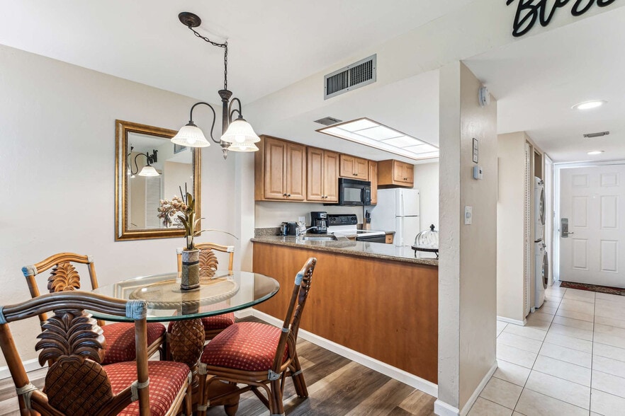 Building Photo - 600 Neapolitan Way