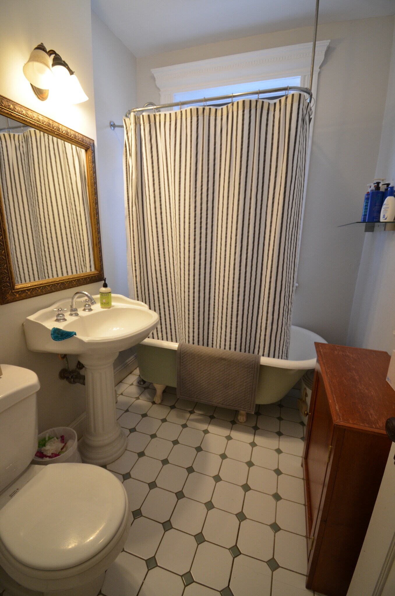 Building Photo - 51 Park Dr