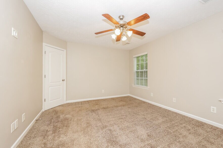 Building Photo - 4412 Sandpiper Ln