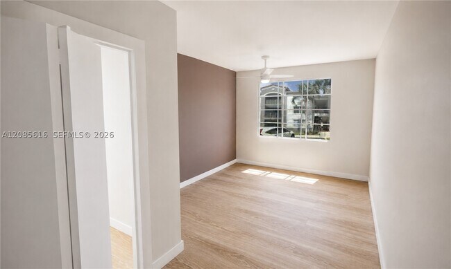 Building Photo - 6821 SW 44th St