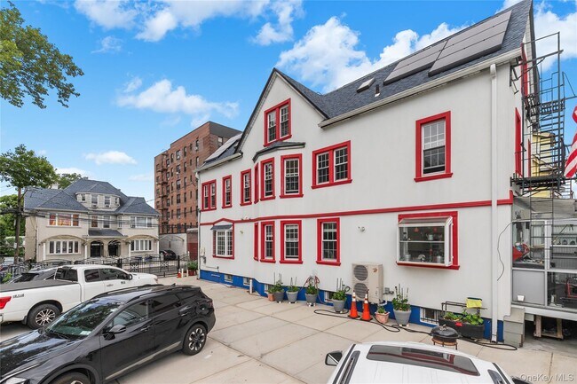 Building Photo - 87-13 135th St