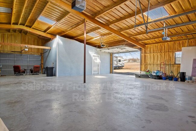 Building Photo - 933 Leatherwood Ln