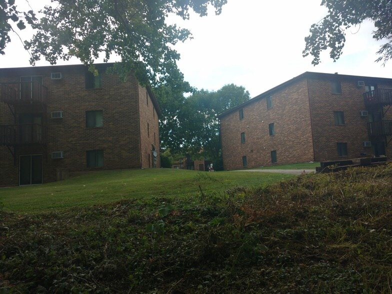 Interior Photo - Cedar Creek Apartments-Oshkosh