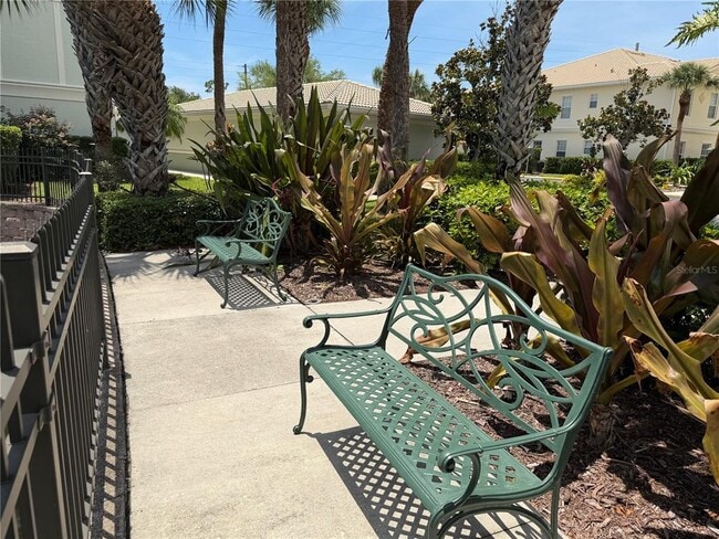 Building Photo - 600 Gardens Edge Dr