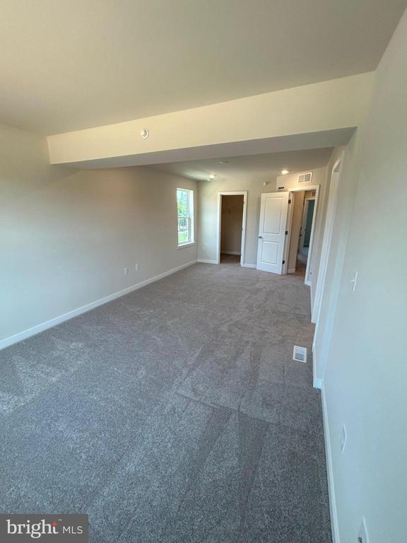 Building Photo - 38 Barnes Wy