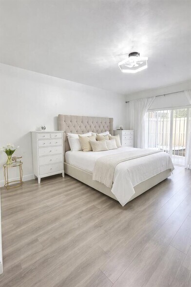 Building Photo - 6538 Abbey Rd