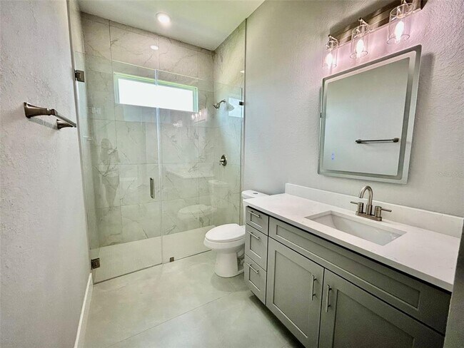 Building Photo - 15109 Aquarius Cir