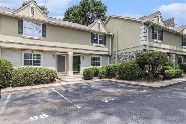 Building Photo - 6900 Roswell Rd