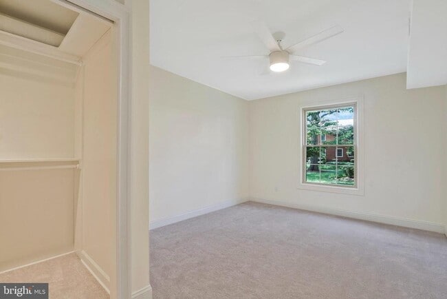 Building Photo - 2505 Arlington Blvd