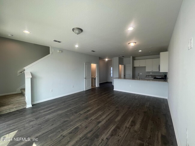Building Photo - 34 Pinebury Ln