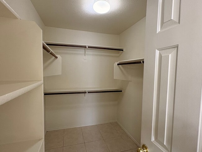 Building Photo - 3Bed 2Bath West Side Home