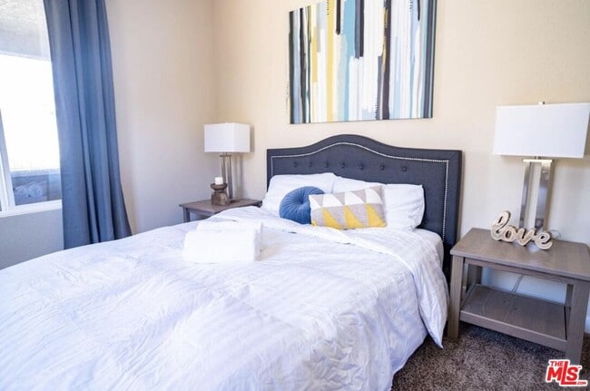 Building Photo - 1134 E 35th St