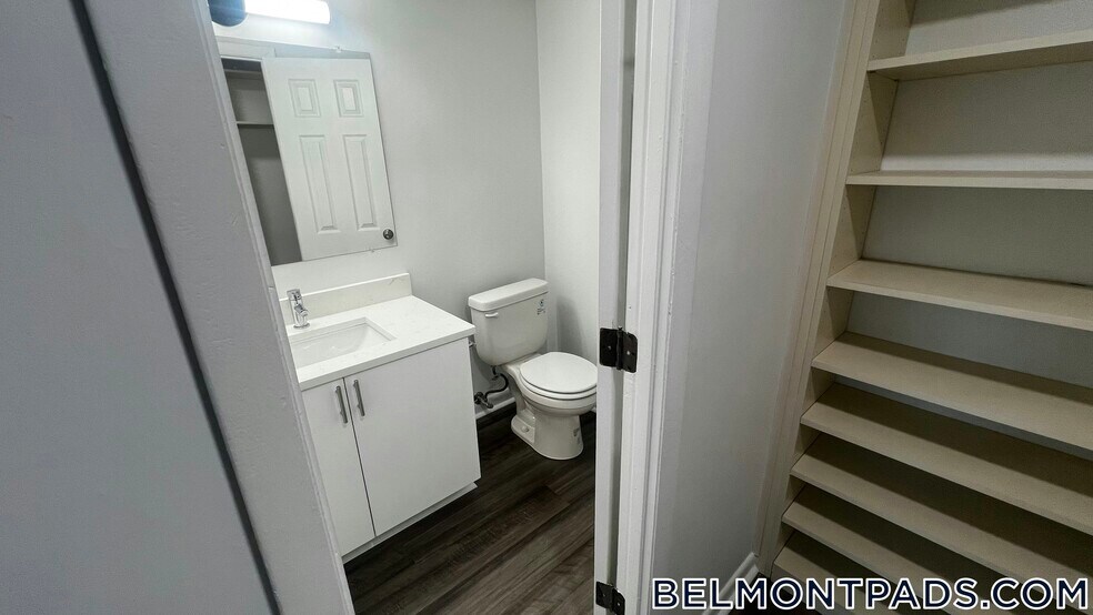 Building Photo - 55 Hill Rd